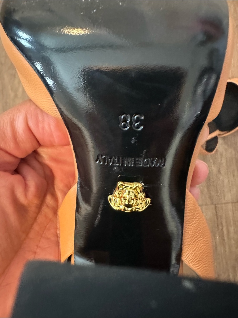 Versace Medusa Pointed Slingback Heel - Picture 6 of 8